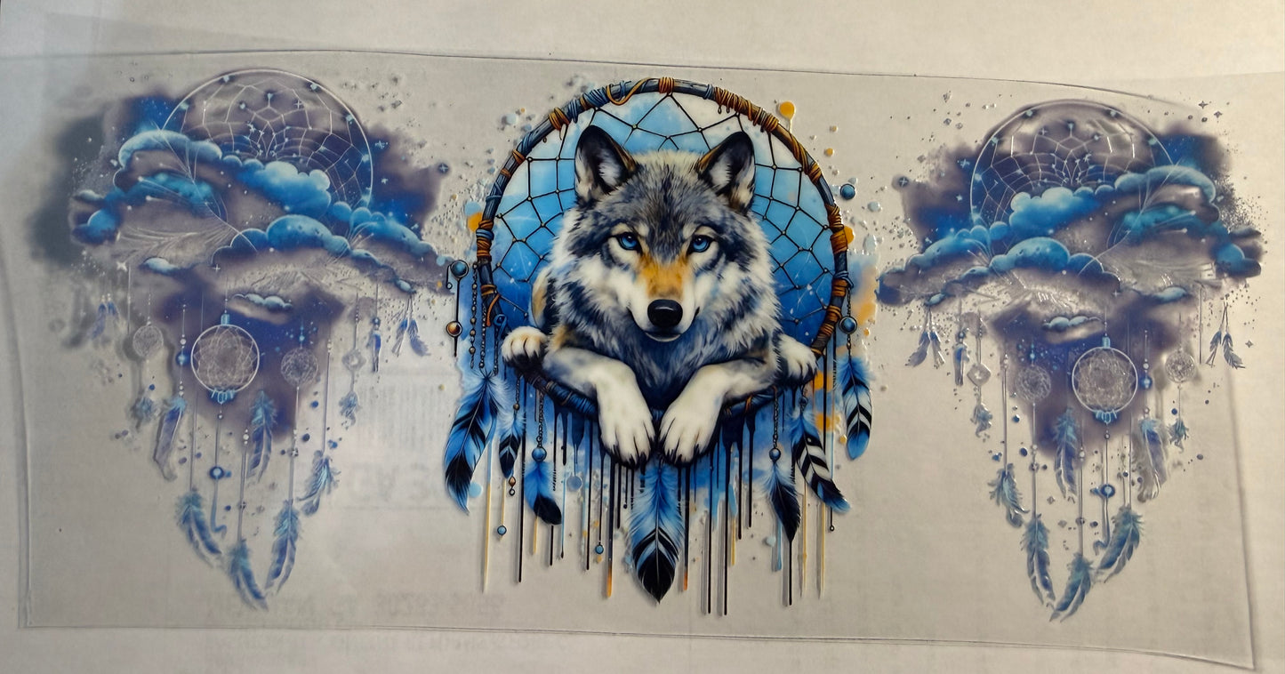 WOLF W/DREAMCATCHERS