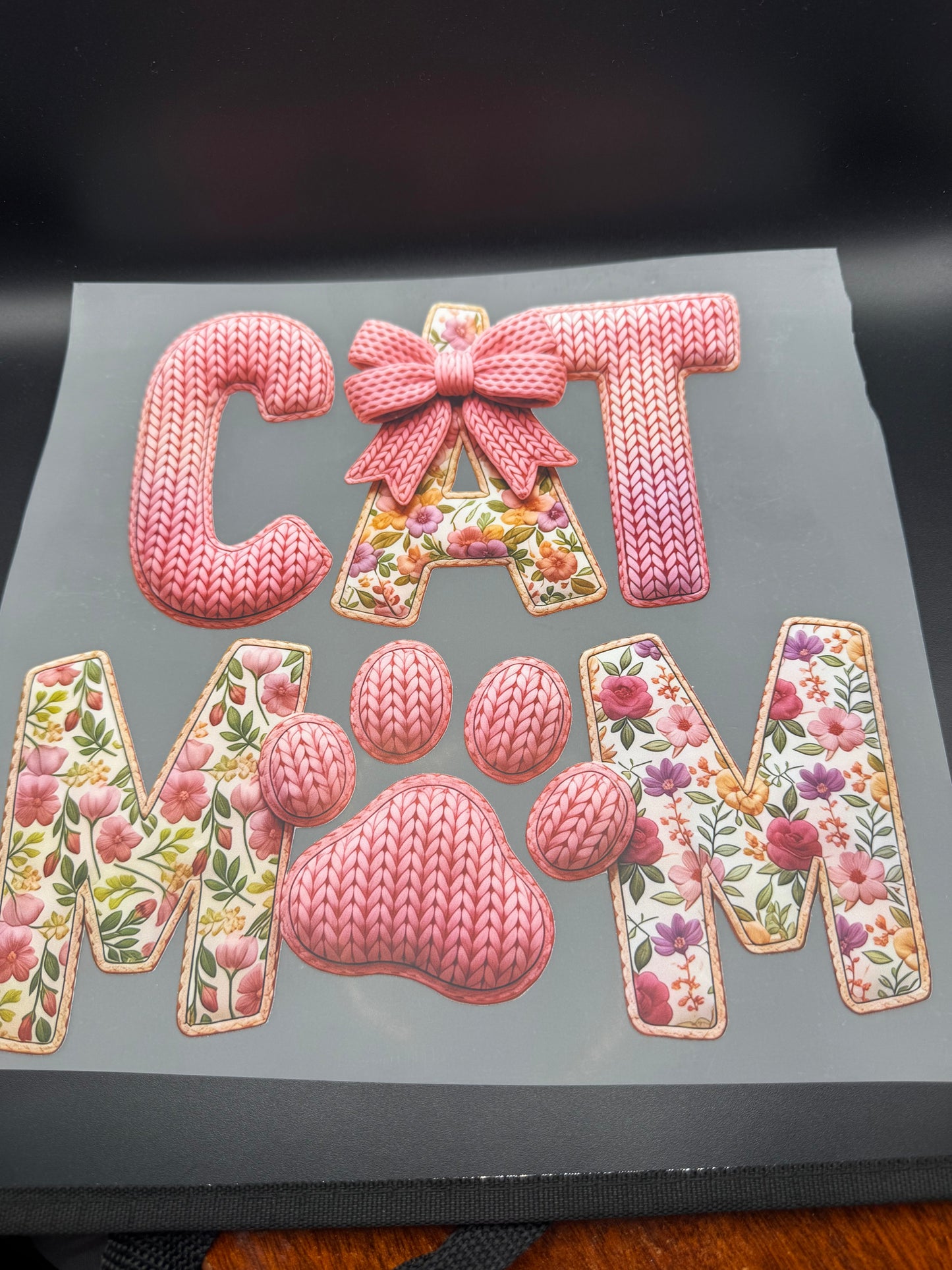 CAT MOM