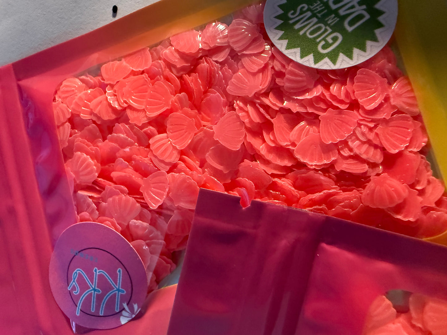 Pink Shells-GLOW IN THE DARK
