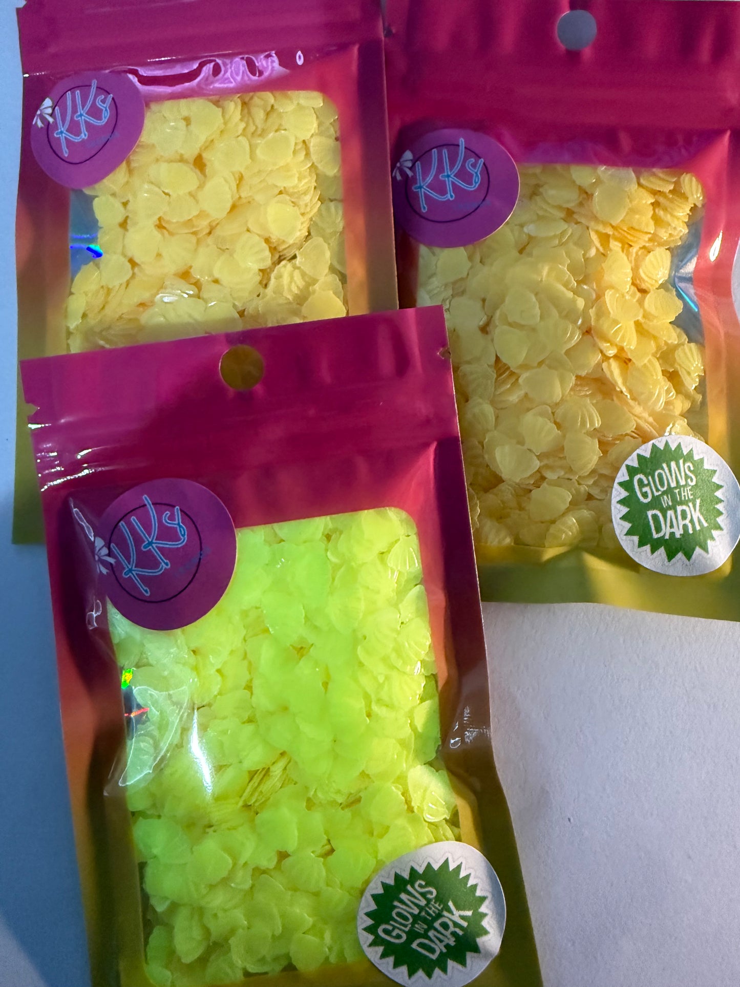 Yellow Shells-GLOW IN DARK