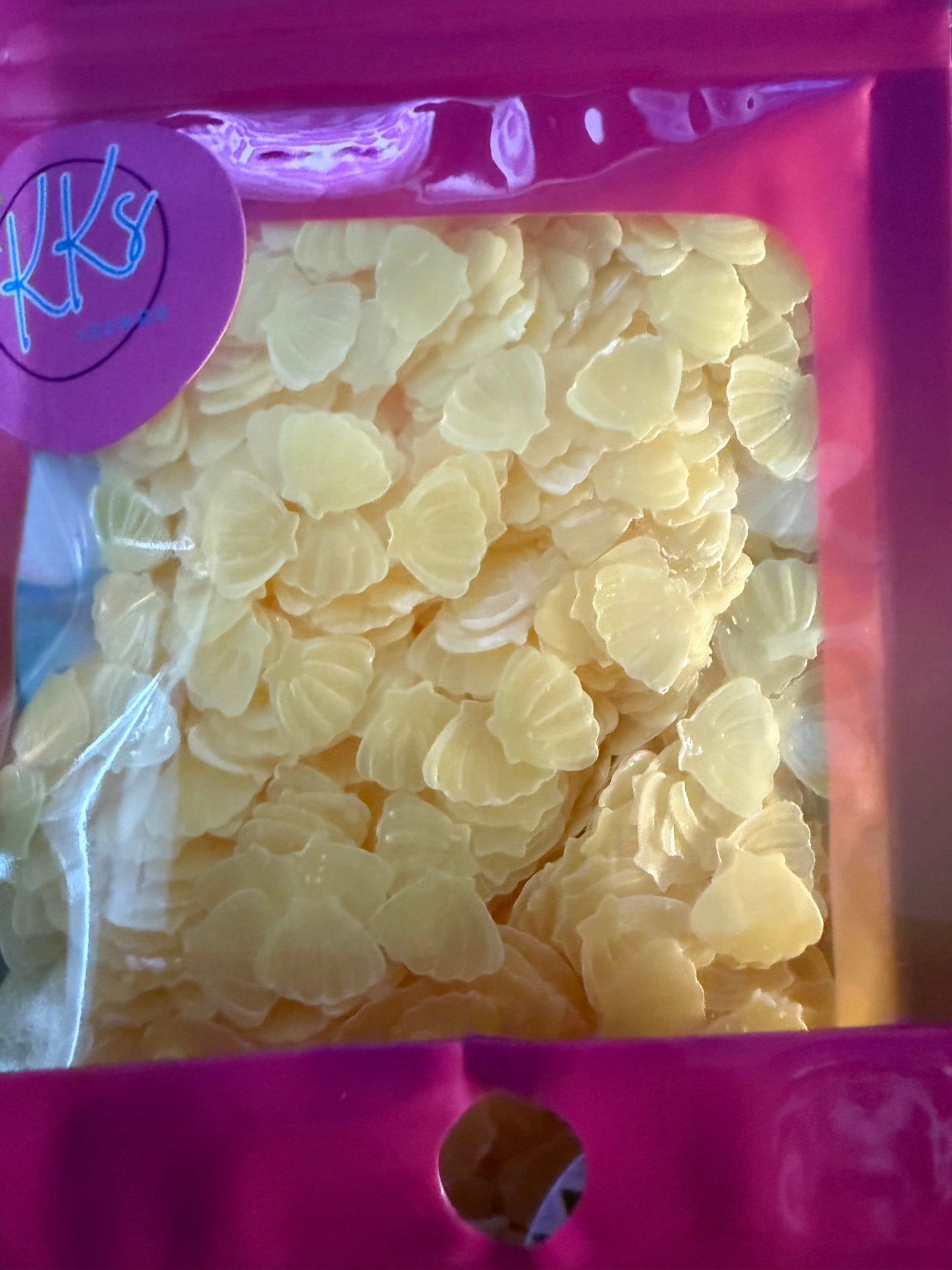 Yellow Shells-GLOW IN DARK