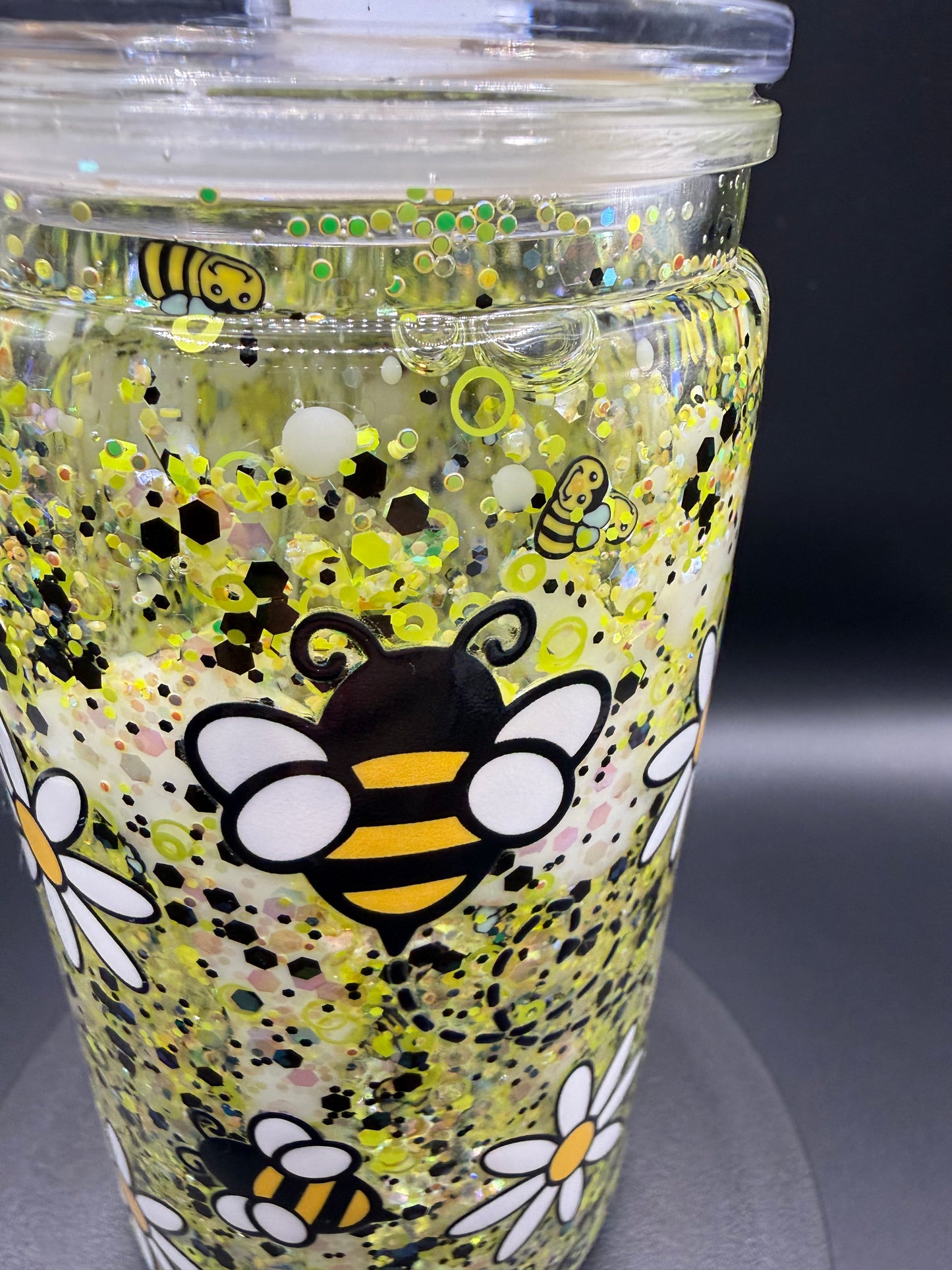 16oz Acrylic Snowglobe 🐝🐝
