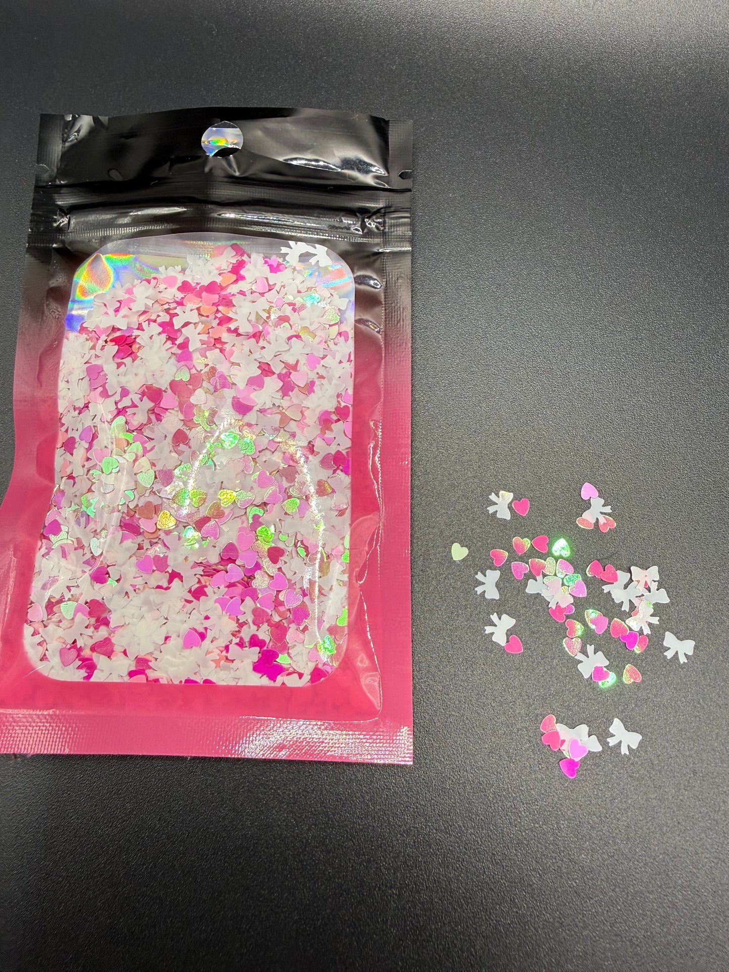 WHITE BOWS W/PINK HEARTS